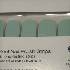 NWT Color Street Nail Strips "Chilladelphia"